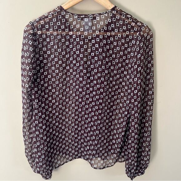 Diane von furstenberg silk geo print button down Sz 2 - Picture 7 of 7